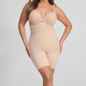 Spanx Seamless Nude Shapewear Bodysuit